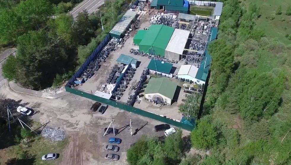 Производственная площадка гранитной мастерской с видом сверху